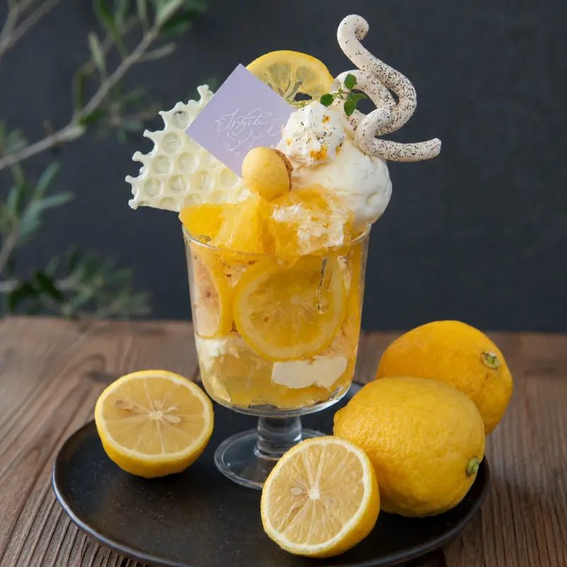 国産レモンと蜂蜜のパフェ