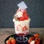 苺のショートケーキパフェ