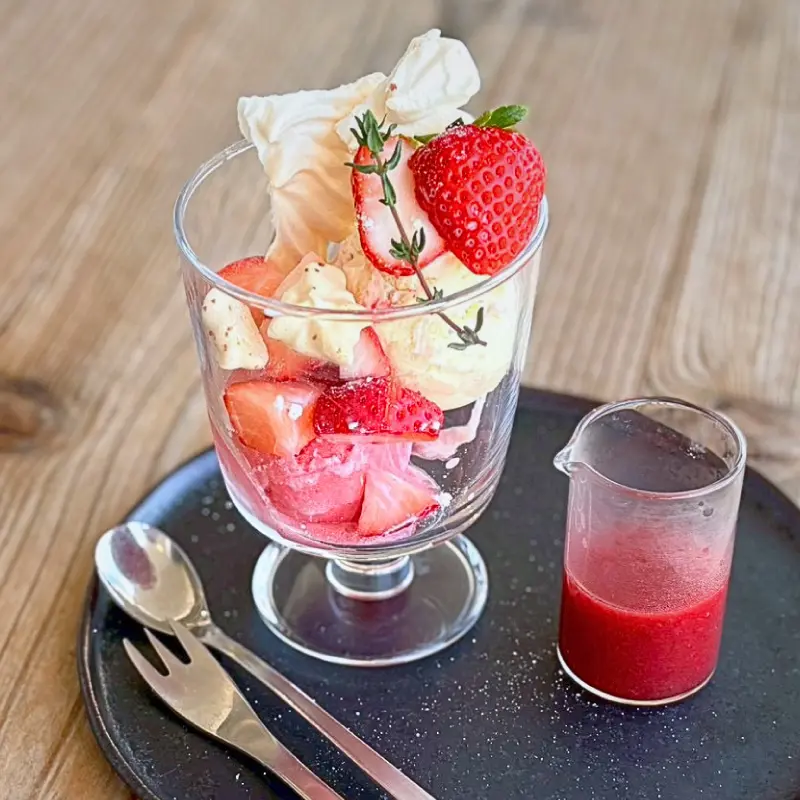 苺のアフォガート